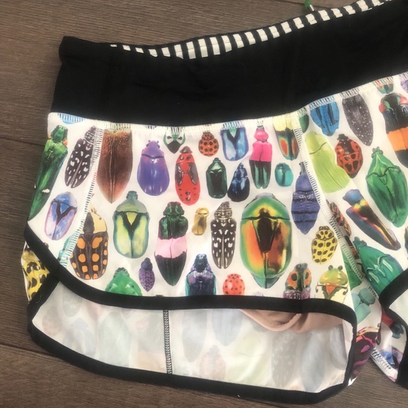 🦄🍋 Lululemon Seawheeze BUGS speed short Sz. 4 - Picture 6 of 10